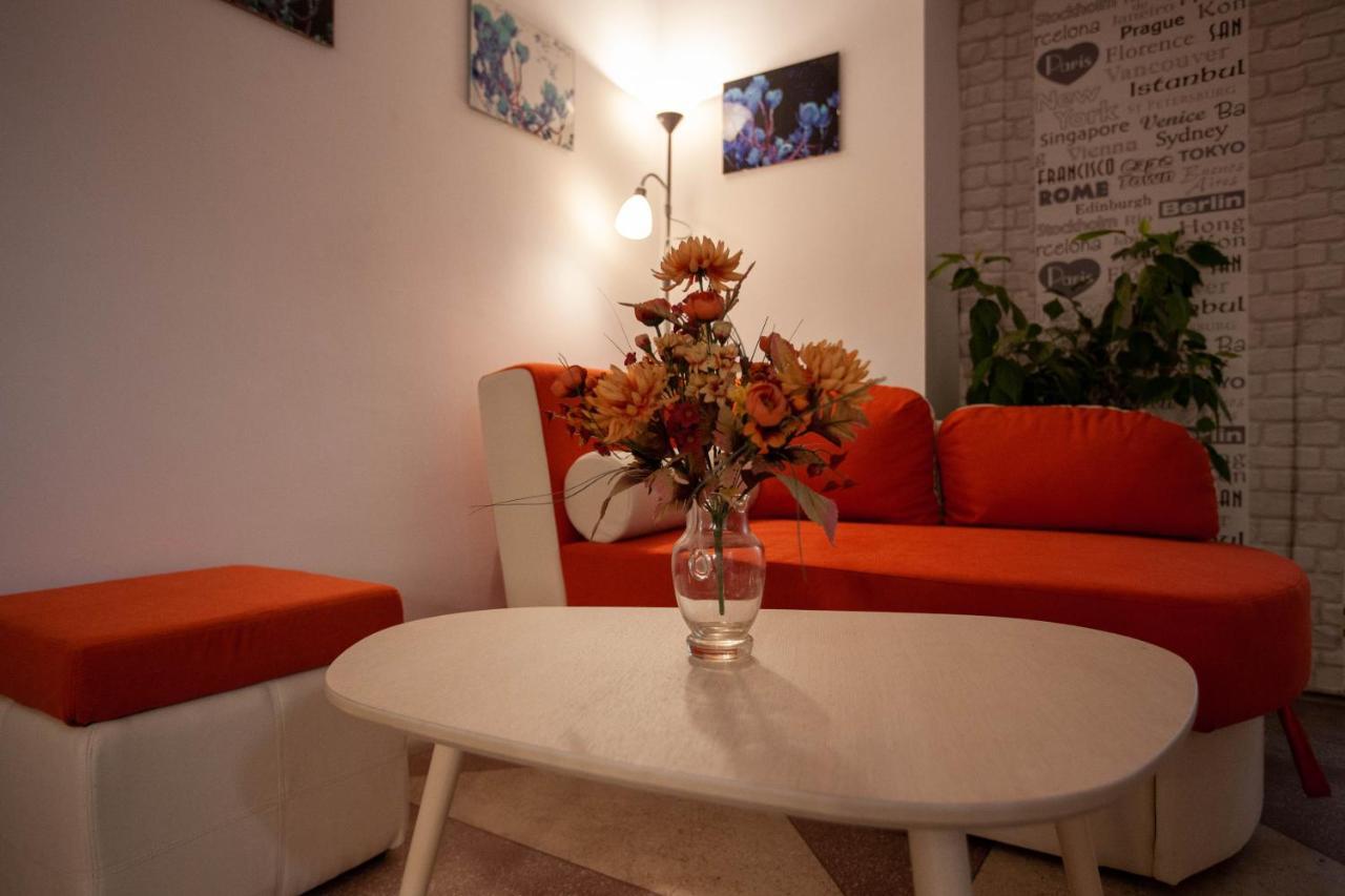 Oradea Central Hostel Kültér fotó