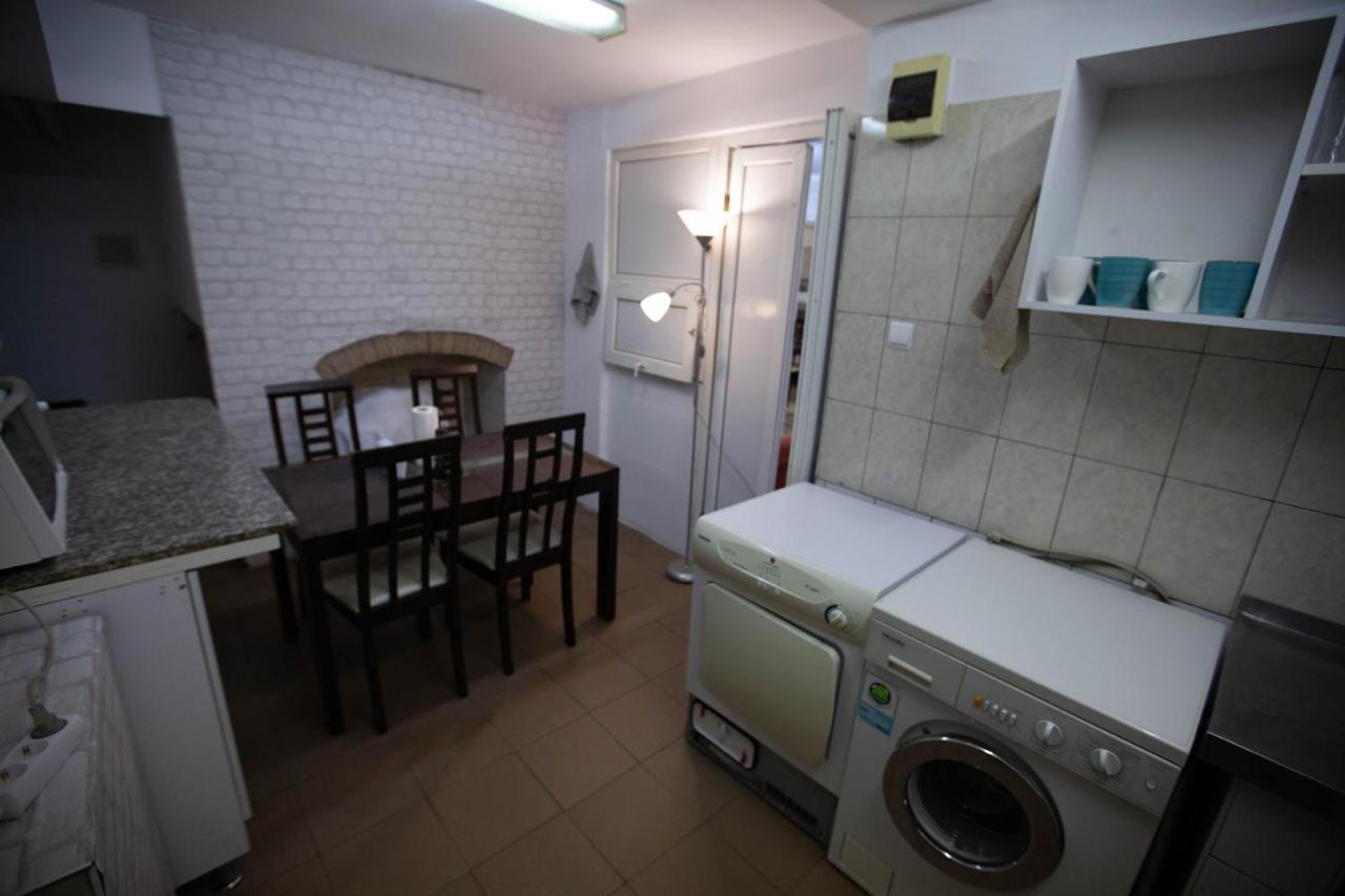 Oradea Central Hostel Kültér fotó