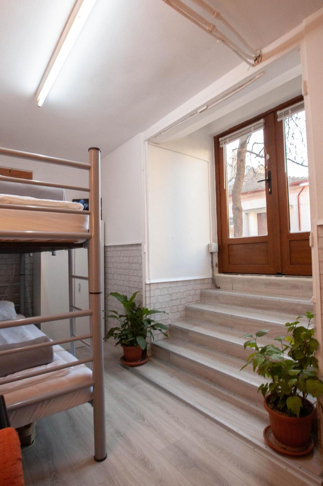Oradea Central Hostel Kültér fotó